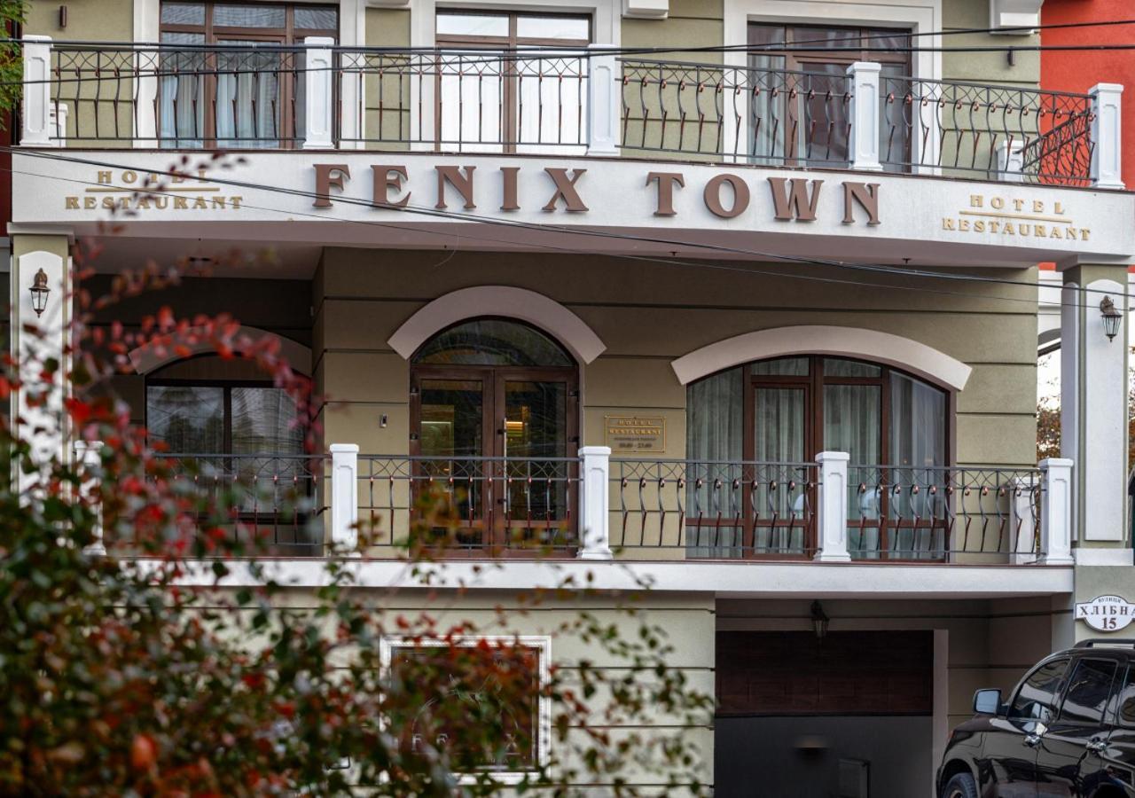 ホテル Fenix Town ヴィーンヌィツャ エクステリア 写真